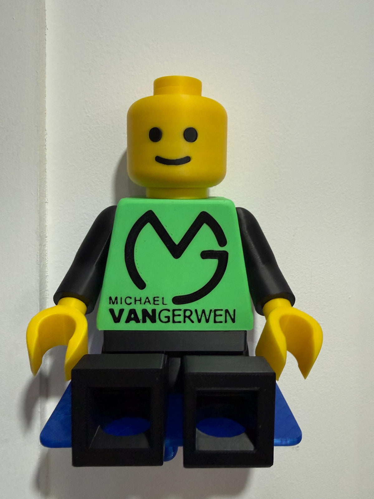 MVG Michael van Gerwen Large block man Darts Figure – 15cm Tall