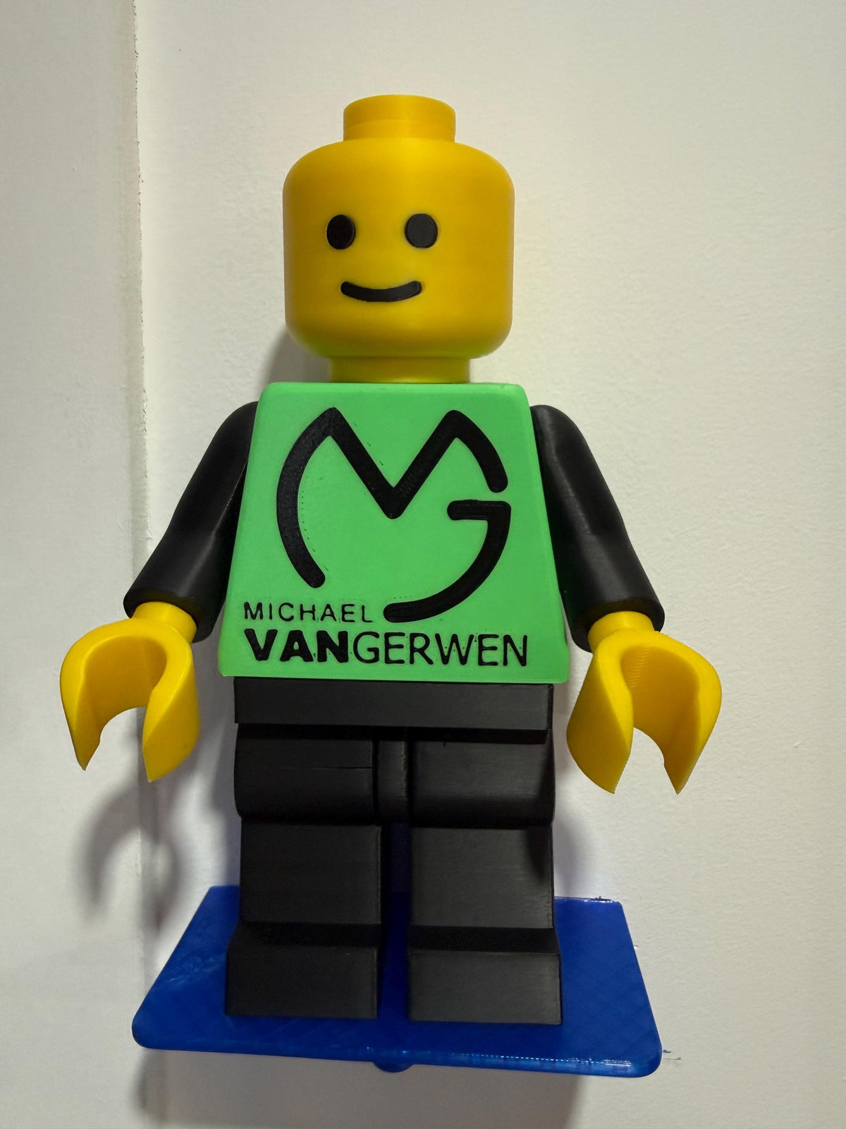 MVG Michael van Gerwen Large block man Darts Figure – 15cm Tall