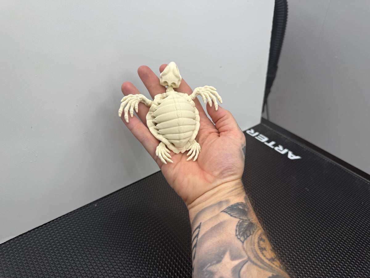 Articulated Skeleton Turtle – 3D Printed Flexible Fidget Toy | Poseable Turtle | Gothic Decor | Desk Companion | Unique Gift